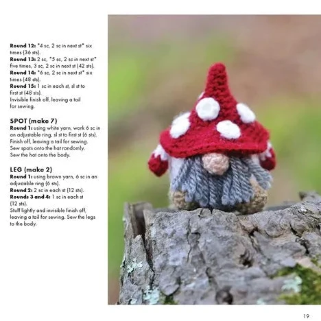 Mini Amigurumi Woodland: 26 Tiny Crochet Creations by Julia Chiang