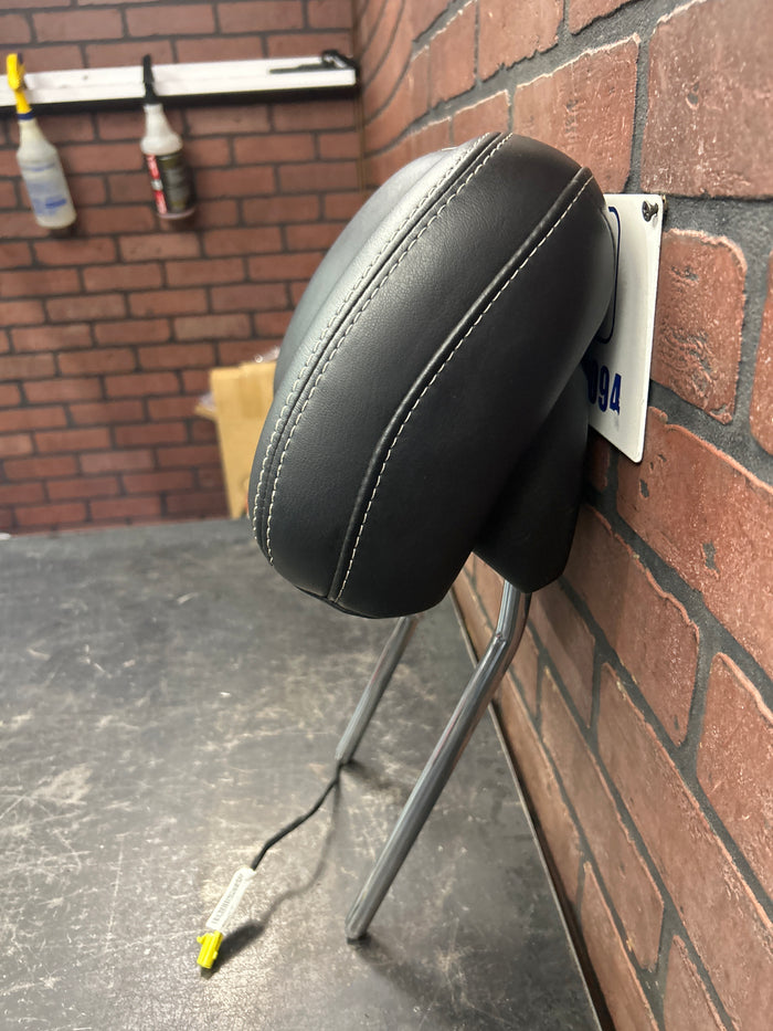 11-21 Jeep Grand Cherokee Durango Black Leather Front Seat  Active Headrest OEM