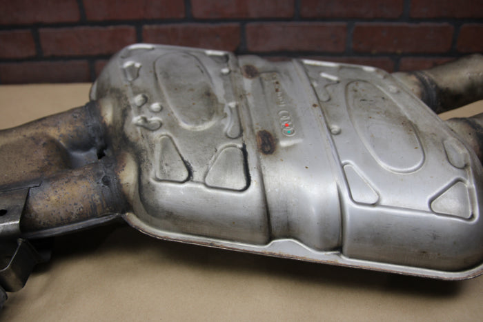13-18 AUDI A8 S8 4.0L CENTER EXHAUST MUFFLER W/Clamps & Hanger OEM 4H0 253 411 F