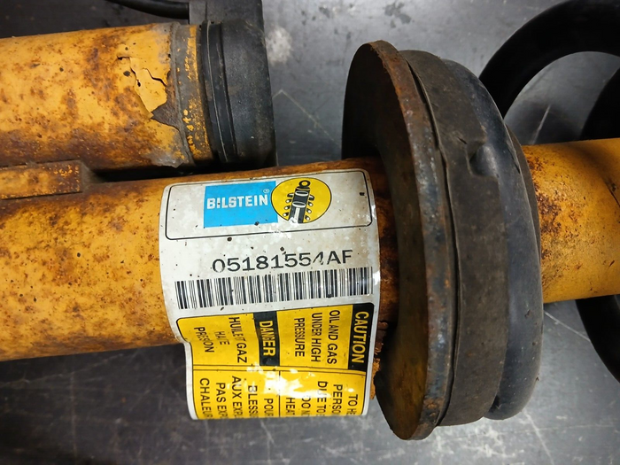 2012-2021 Dodge Challenger Front Passenger RH Shock Absorber Strut 05181554af