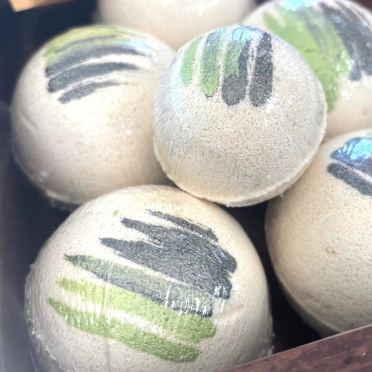 Kiss my Kiwi Butter Bath Bomb | Plume