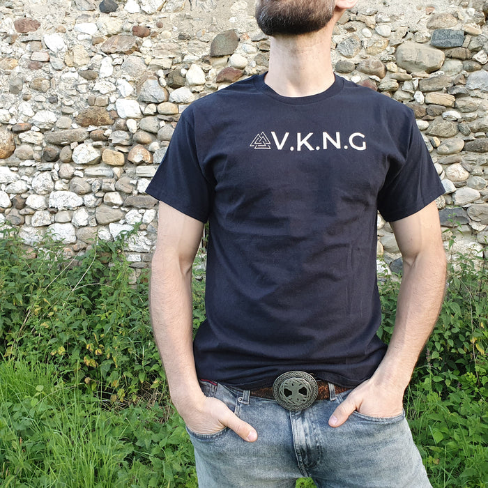 Printify T-Shirt V.K.N.G™ "BE PROUD" T-shirt