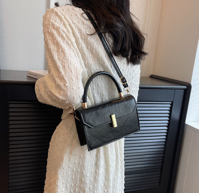 CL1015 - Retro Summer Shoulder Bag