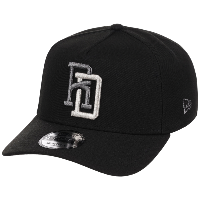 Crown the Country: Dominican Republic New Era 9FORTY Liquid Titanium