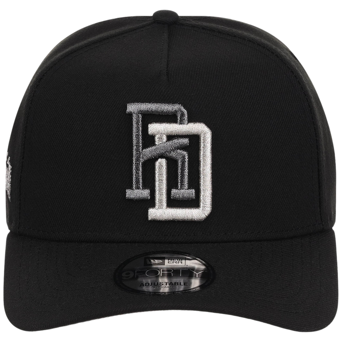 Crown the Country: Dominican Republic New Era 9FORTY Liquid Titanium