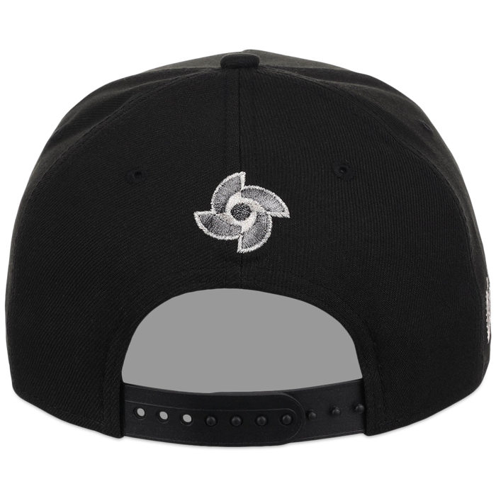 Crown the Country: Dominican Republic New Era 9FORTY Liquid Titanium