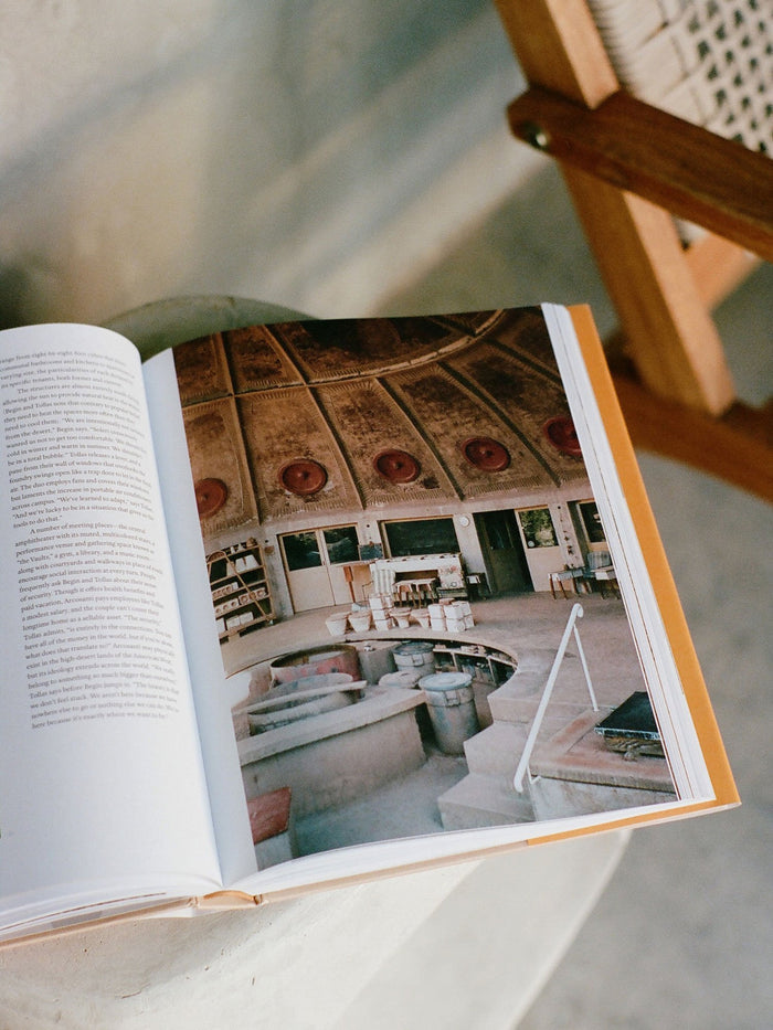 Desert by Design - James Burke, Molly Mandell