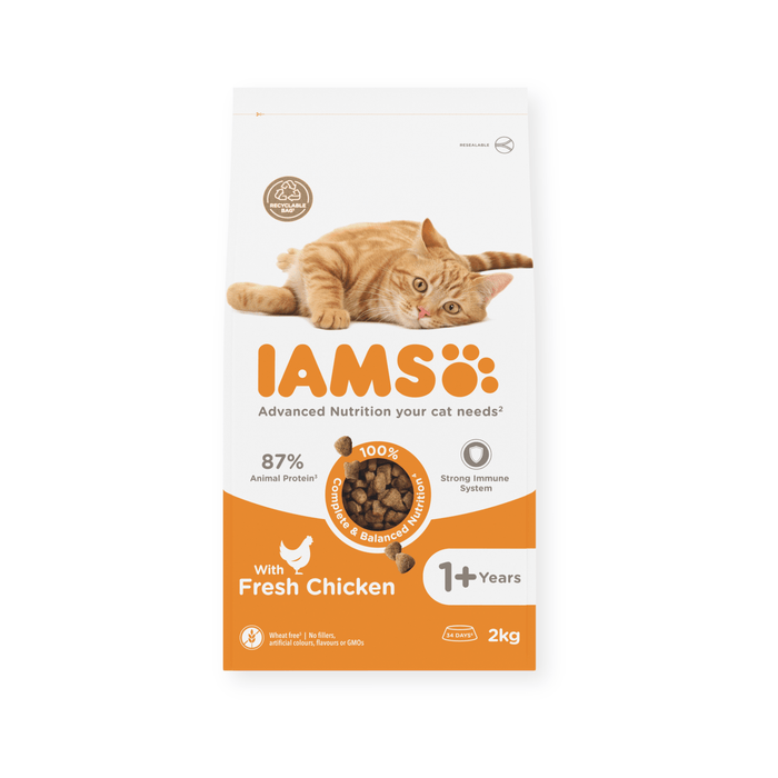 IAMS Dry Adult Cat Food Fresh Chicken 2kg on a white background