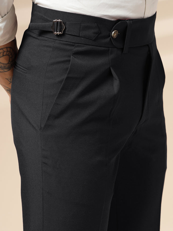 28 / Charcoal Black