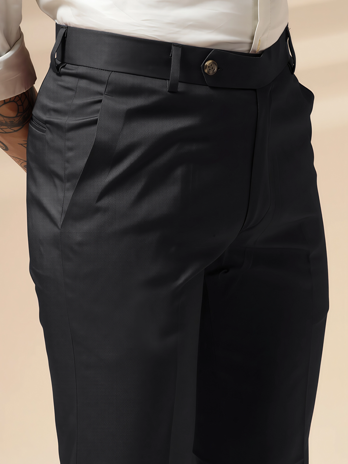 28 / Charcoal Black