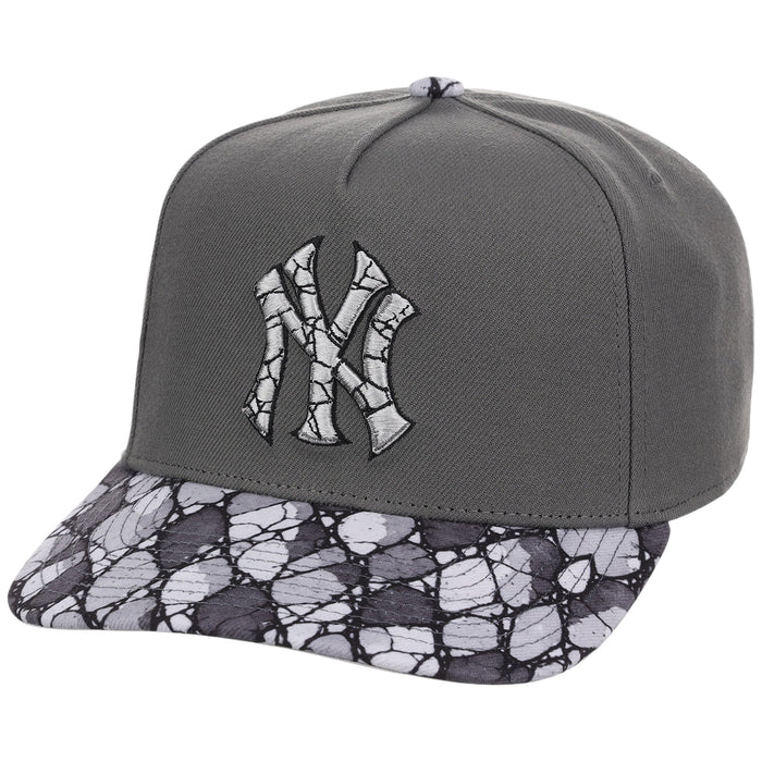 New York Yankees MLB Concrete Jungle Mitchell & Ness Pro Pinch