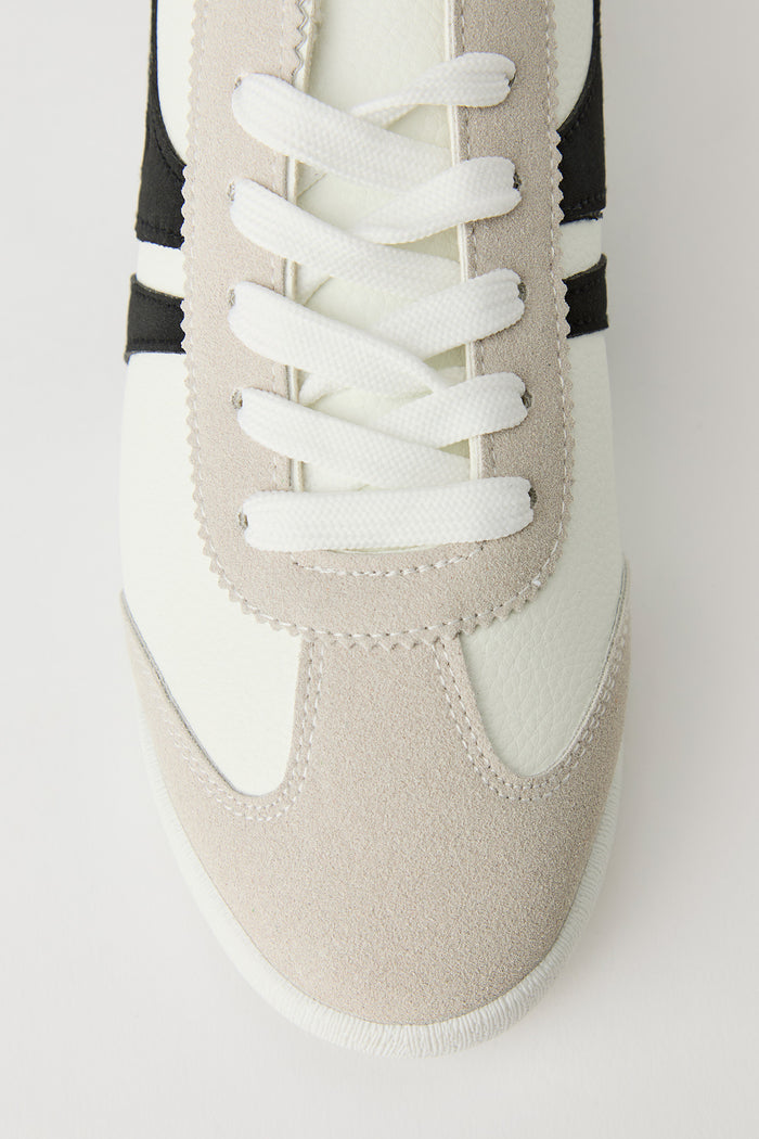 Retro Sneaker