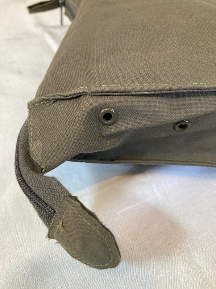 Vintage German Bundeswehr Toiletry Bag – 1950s-90s Military Surplus, Vinyl, Canvas or Nylon