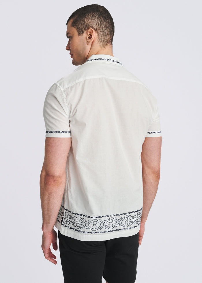 White/Cobalt Medallion Embroidered Border Short Sleeve Woven Shirt Pm-53004